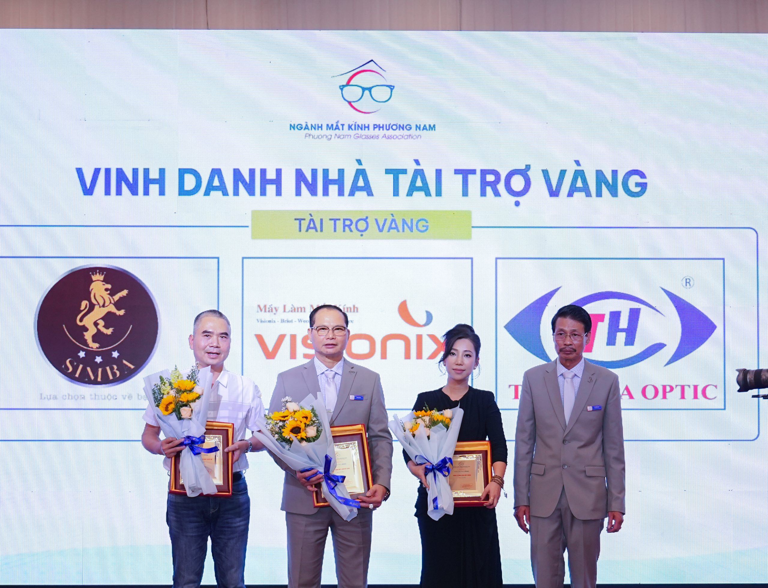 Thành công từ Ngày hội Mắt kính Phương Nam 